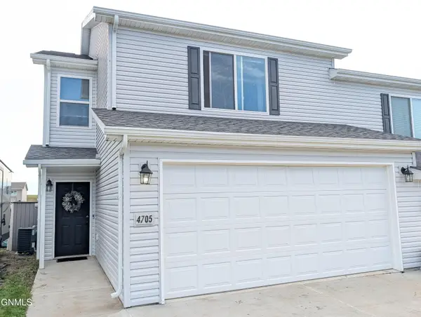 4705 Corvette Street Nw, Mandan, ND 58554