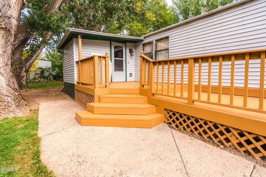 304 Buckingham Place, Bismarck, ND 58504 - #2