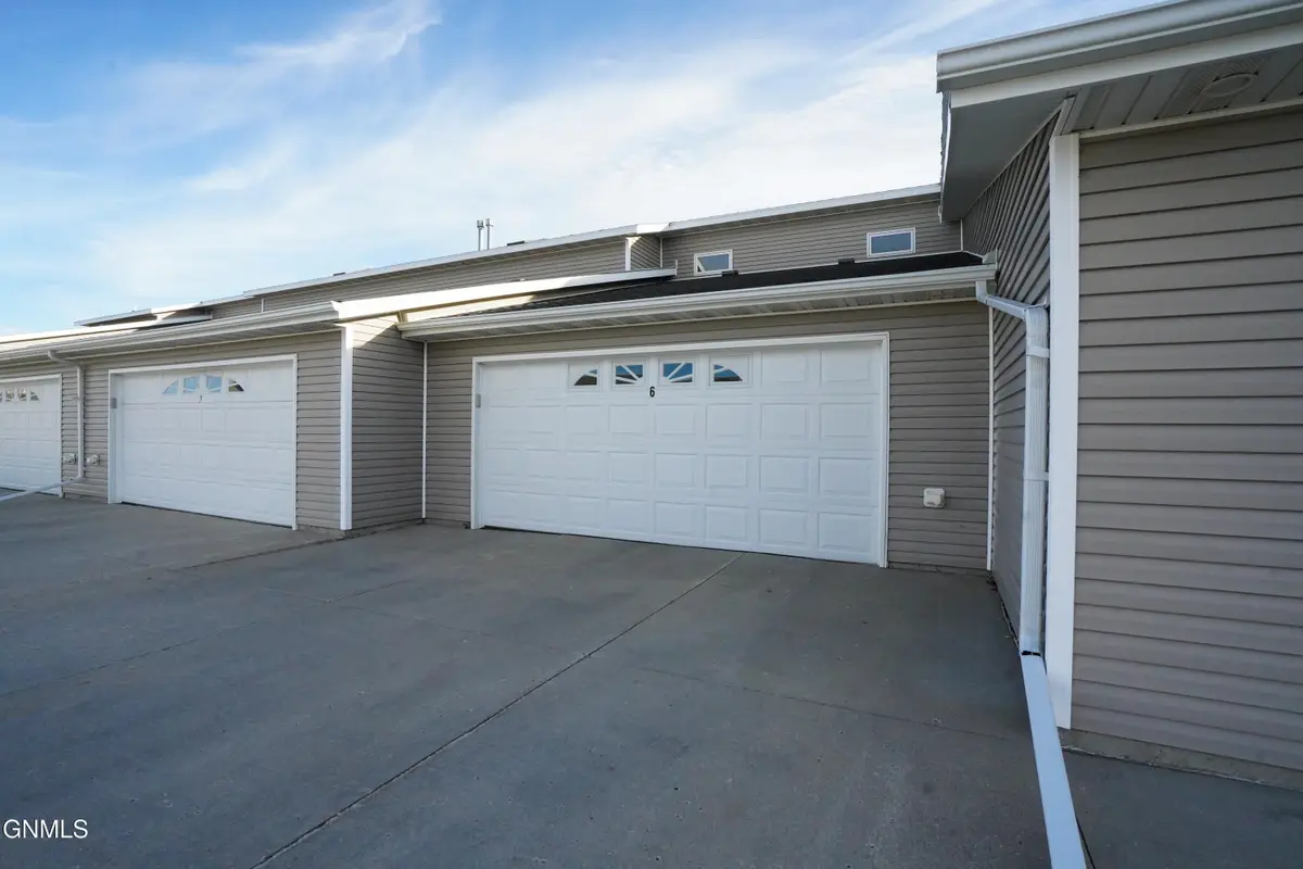 1790 Calgary Avenue #6, Bismarck, ND 58503 - #1