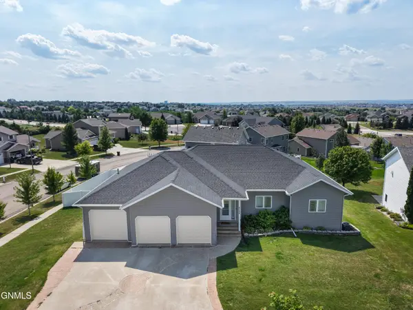 4724 Fountainblue Drive, Bismarck, ND 58503