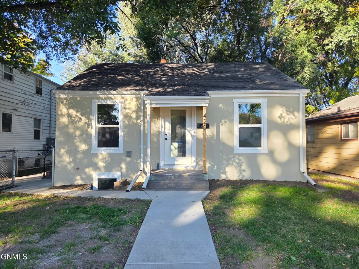 420 13th Street N, Bismarck, ND 58501 - #1