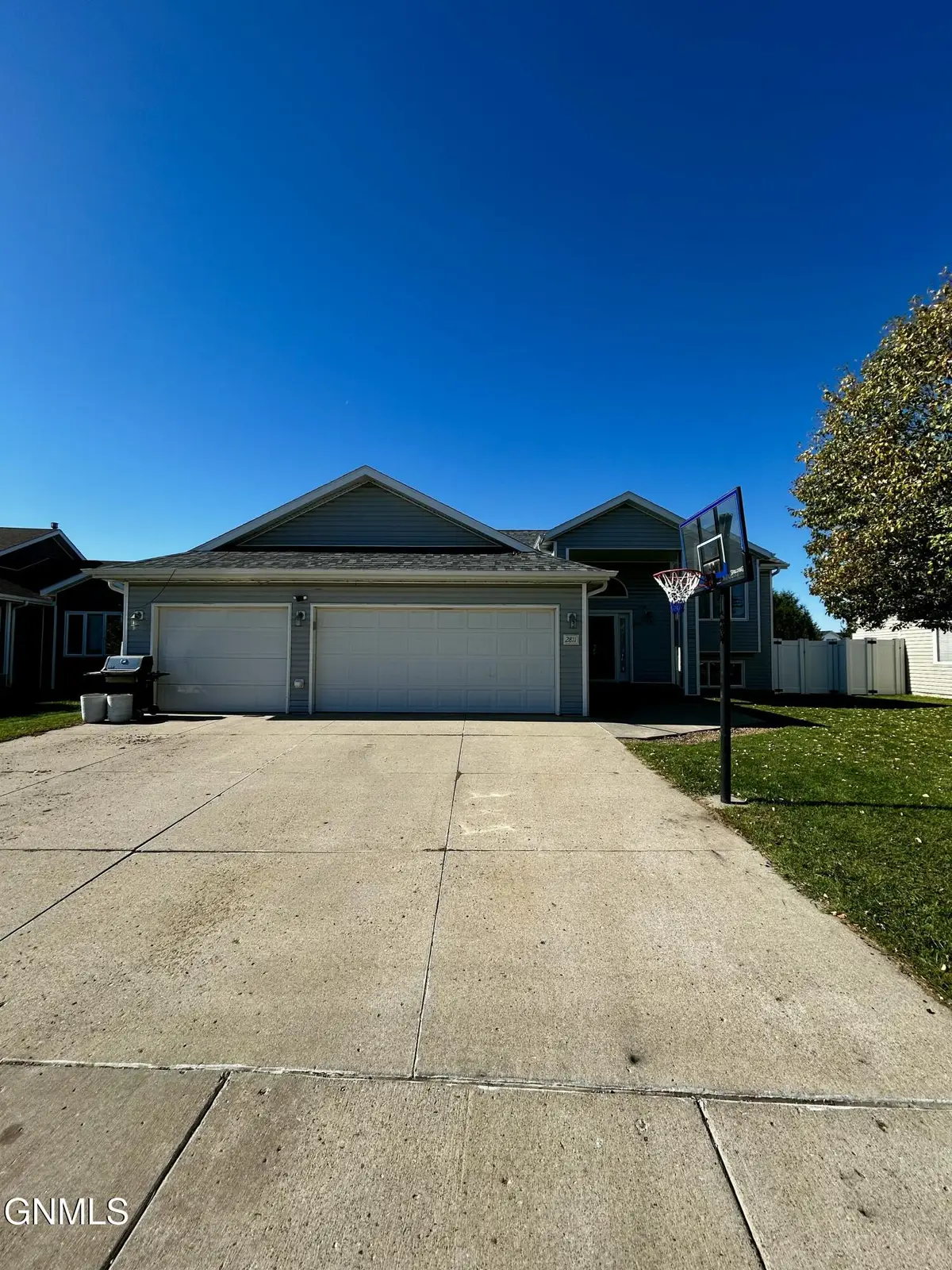 2811 Plainview Drive Se, Mandan, ND 58554 - #1
