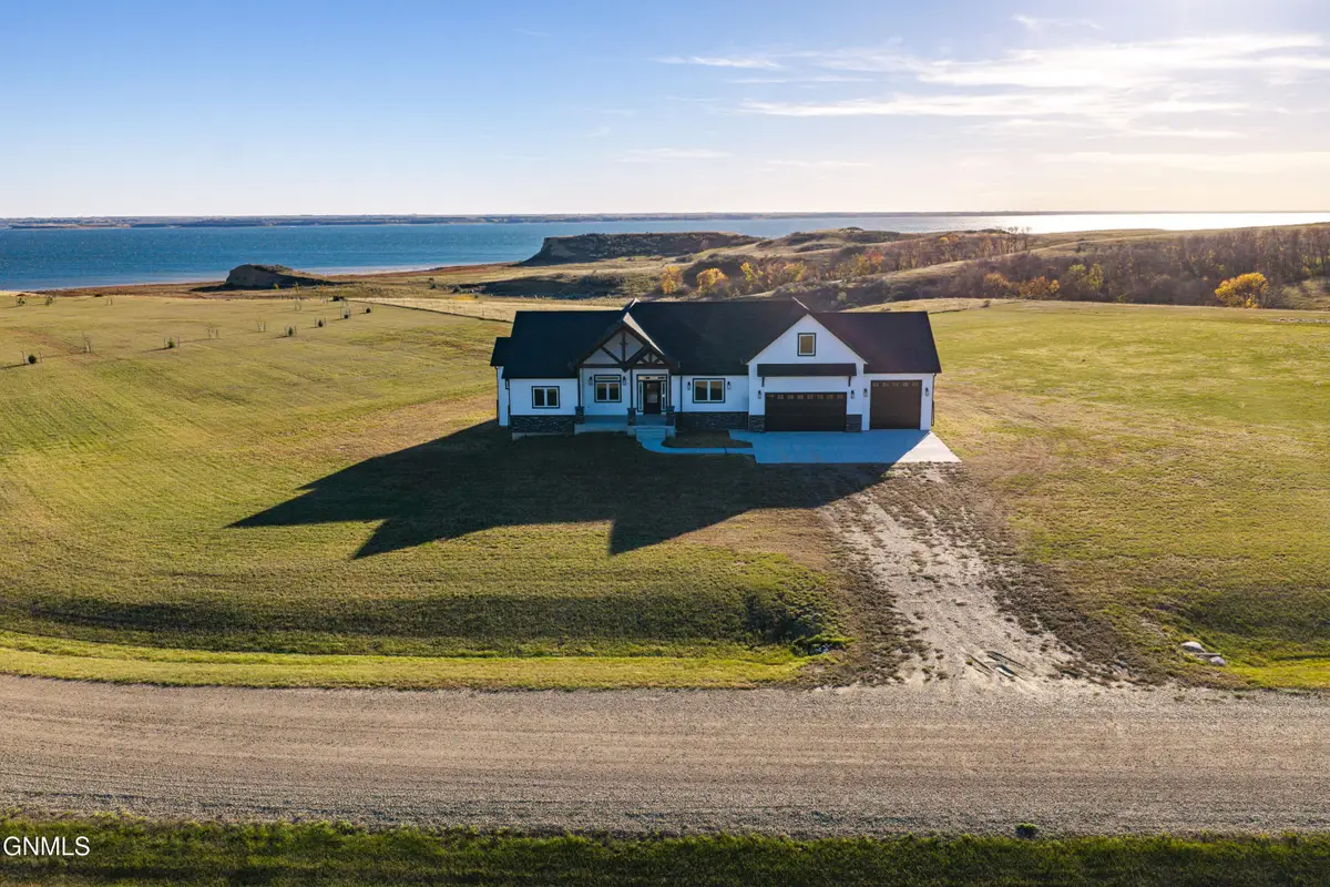 1265 42l Avenue Nw, Garrison, ND 58540 - #1