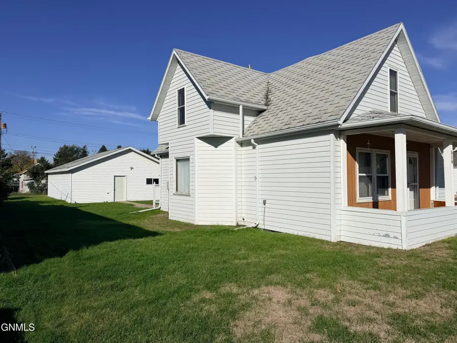519 2nd Avenue Nw, Jamestown, ND 58401 - #2