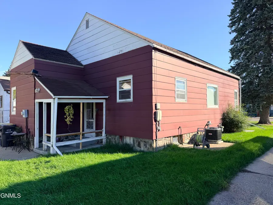 809 4th Avenue Nw, Jamestown, ND 58401 - #3