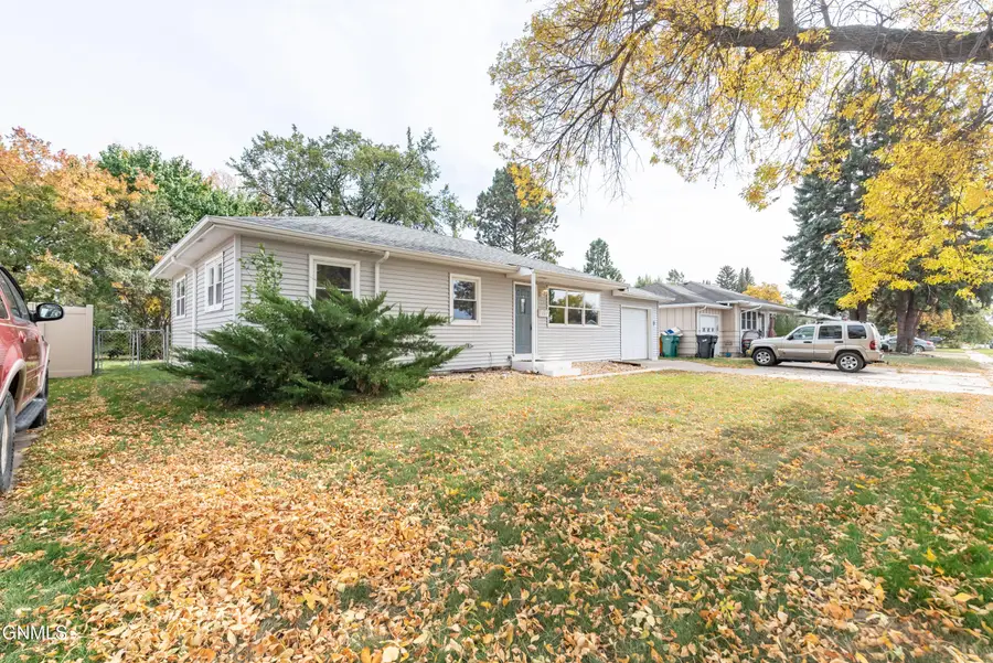 1807 Assumption Drive, Bismarck, ND 58501 - #3