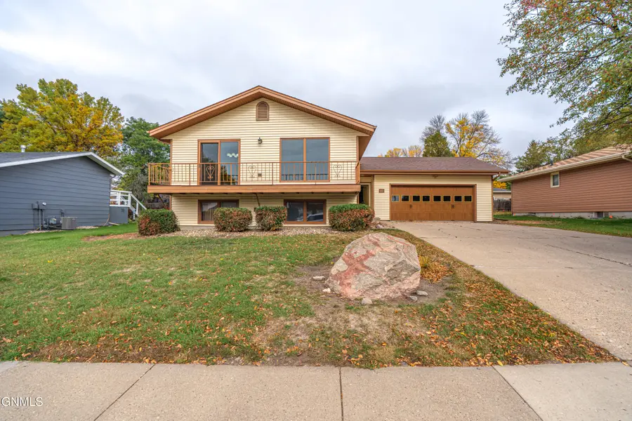 618 Interstate Avenue W, Bismarck, ND 58503 - #2