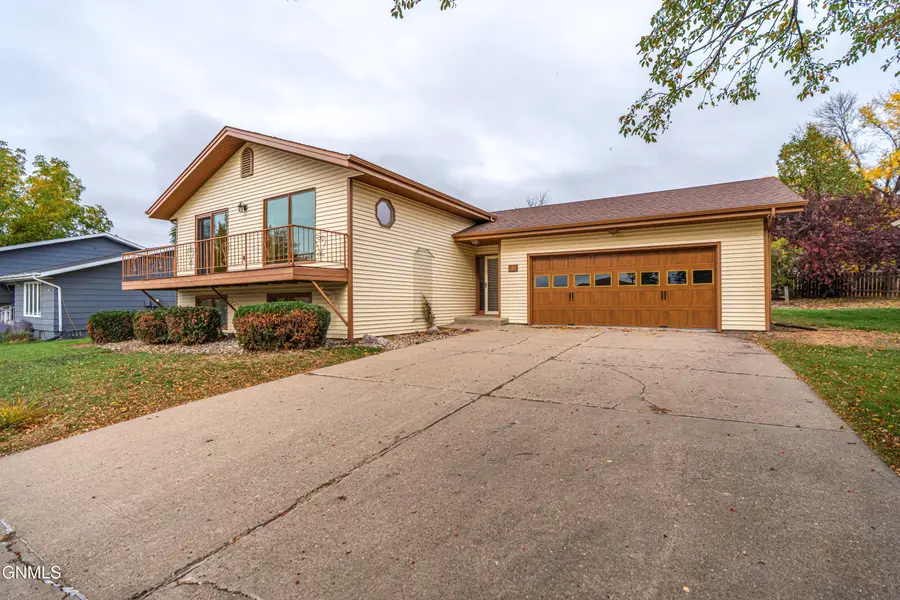 618 Interstate Avenue W, Bismarck, ND 58503 - #3