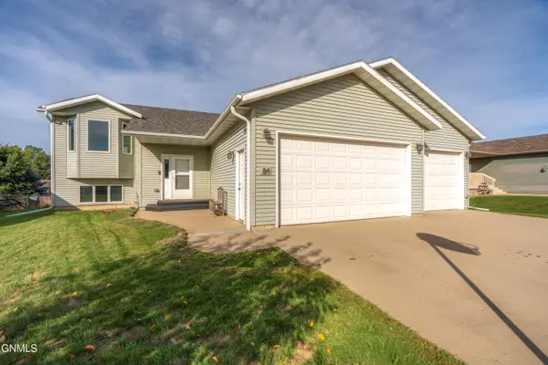84 Haywood Drive, Lincoln, ND 58504