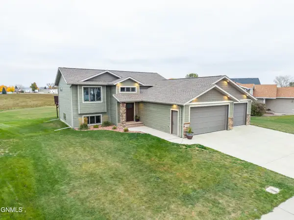 704 14th Street Se, Mandan, ND 58554