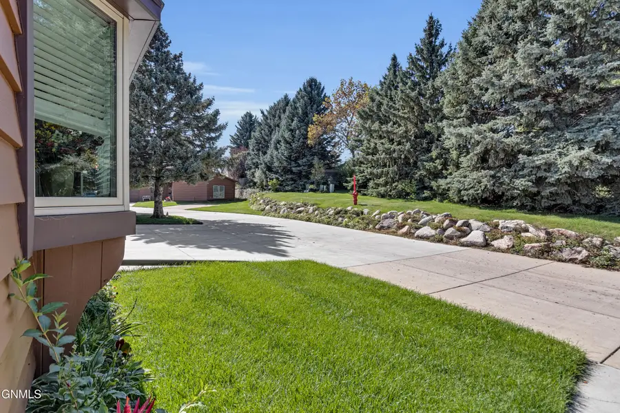 420 E Brandon Drive, Bismarck, ND 58503 - #2