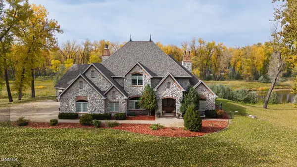 3114 Fontenelle Drive, Bismarck, ND 58504