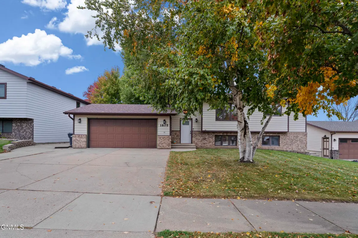 1805 12th Avenue Se, Mandan, ND 58554 - #1