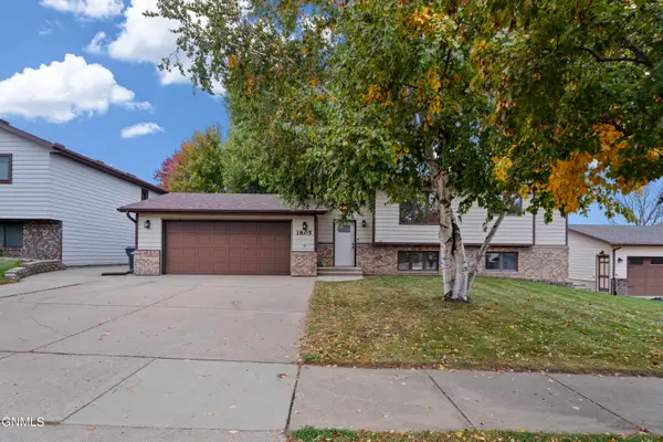 1805 12th Avenue Se, Mandan, ND 58554