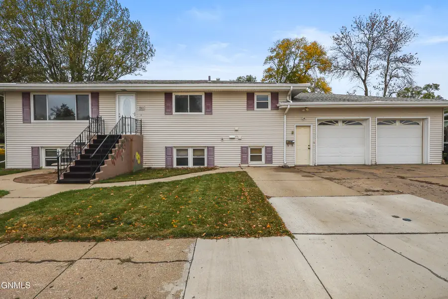 1501 6th Avenue Nw, Mandan, ND 58554 - #3