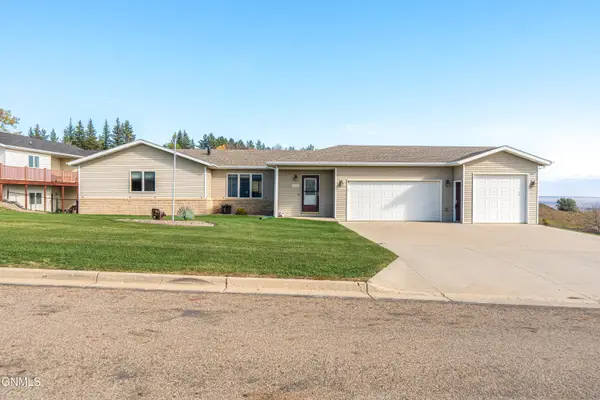 3020 Hillside Road Nw, Mandan, ND 58554