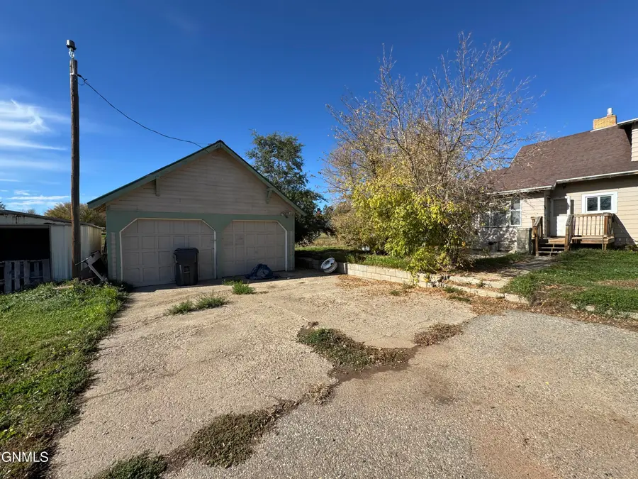 908 Elk Street, Alexander, ND 58831 - #3
