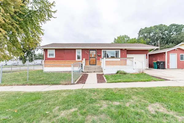 520 S 10th Street, Bismarck, ND 58504