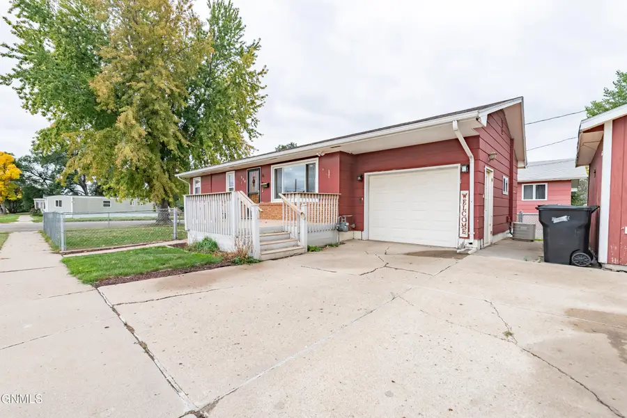 520 S 10th Street, Bismarck, ND 58504 - #2