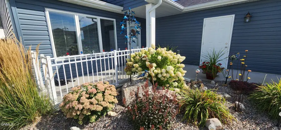 212 Huron Drive, Bismarck, ND 58503 - #2