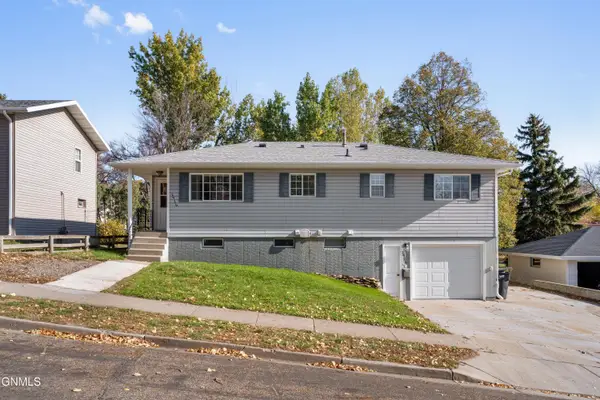 2926 Avenue C E, Bismarck, ND 58501