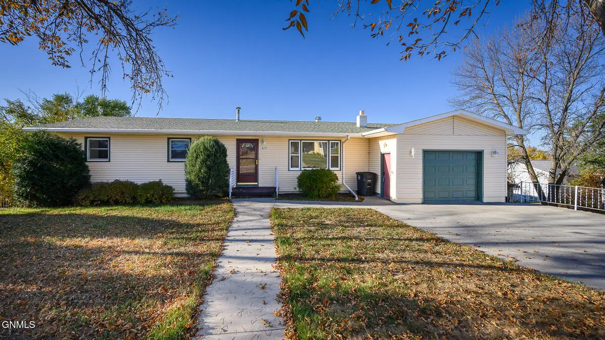 817 5th Avenue Nw, Washburn, ND 58577 - #1