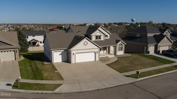 800 Saddle Ridge Road, Bismarck, ND 58503