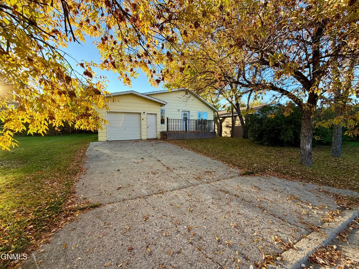 405 Robin Street, Columbus, ND 58727 - #1
