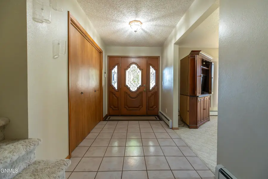922 Capitol Avenue W, Bismarck, ND 58501 - #3