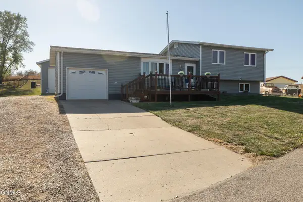 2172 Missouri Drive N, Mandan, ND 58554