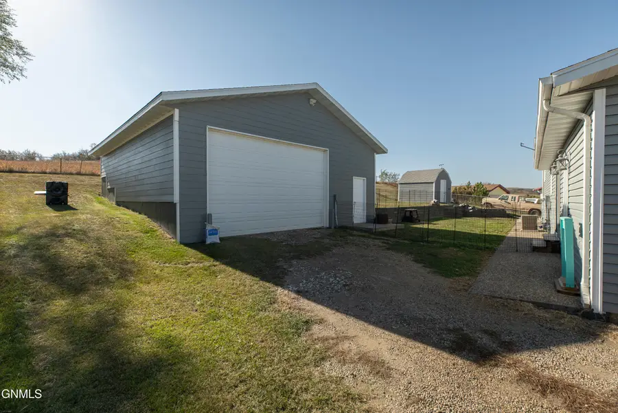 2172 Missouri Drive N, Mandan, ND 58554 - #2
