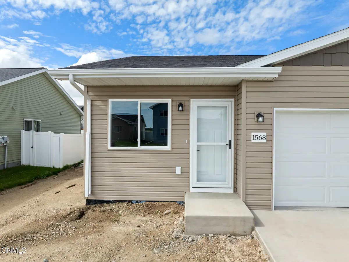 1568 47th Loop Se, Minot, ND 58701 - #1
