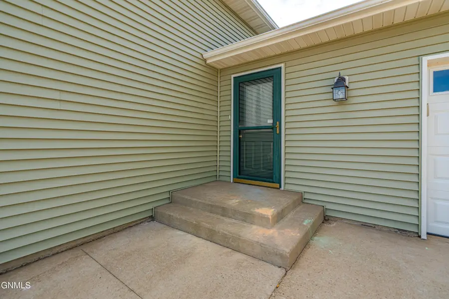 4409 Lewis Road Nw, Mandan, ND 58554 - #3