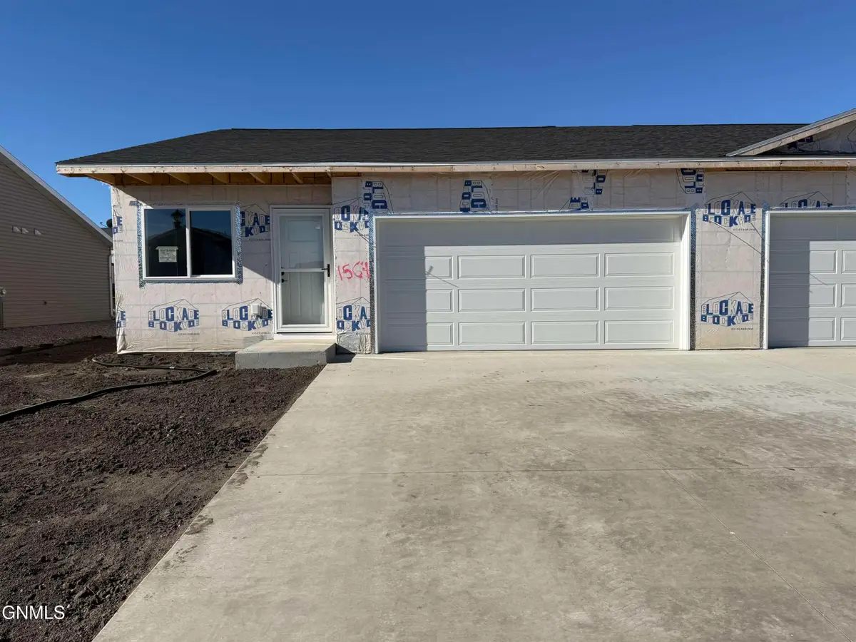 1564 47th Loop Se, Minot, ND 58701 - #1