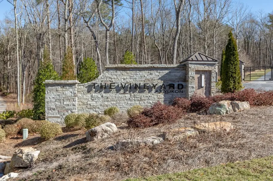 271 Highgrove Drive, Talking Rock, GA 30175 - #2