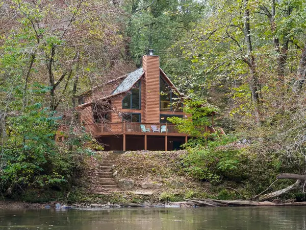 96 Holiday Court, Ellijay, GA 30540