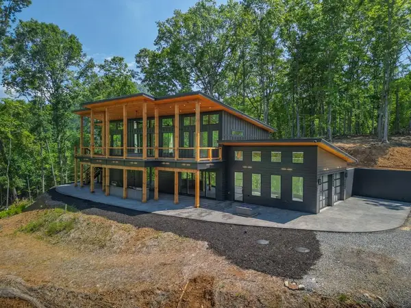 265 Park Glen Lane, Mineral Bluff, GA 30559