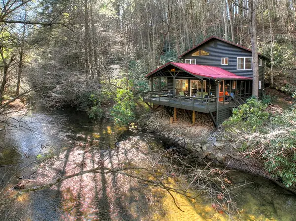 129 Old Bend Road, Blue Ridge, GA 30560