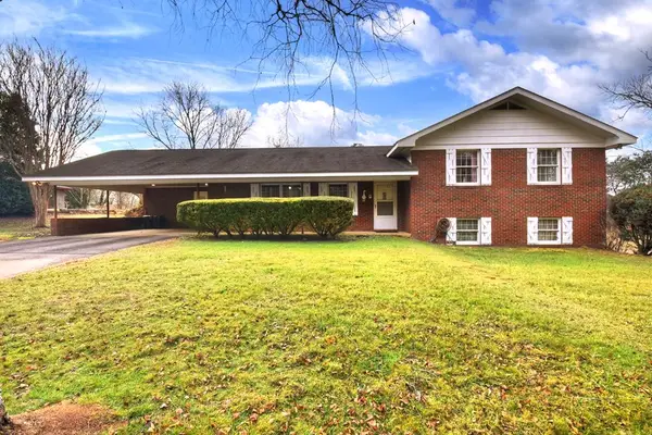 330 Colonial Avenue, Copperhill, TN 37317