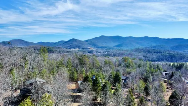 13 Gladys Lane, Young Harris, GA 30582