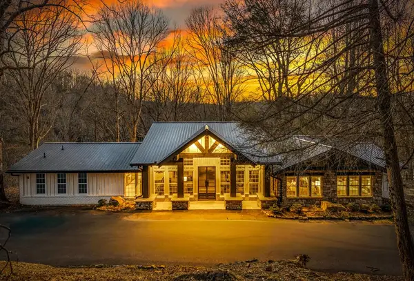 166 Red Oak Lane, McCaysville, GA 30555