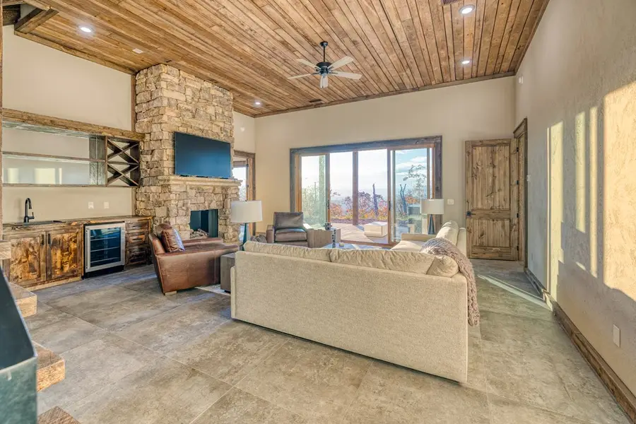 180 Wawayanda Drive, Mineral Bluff, GA 30559 - #2