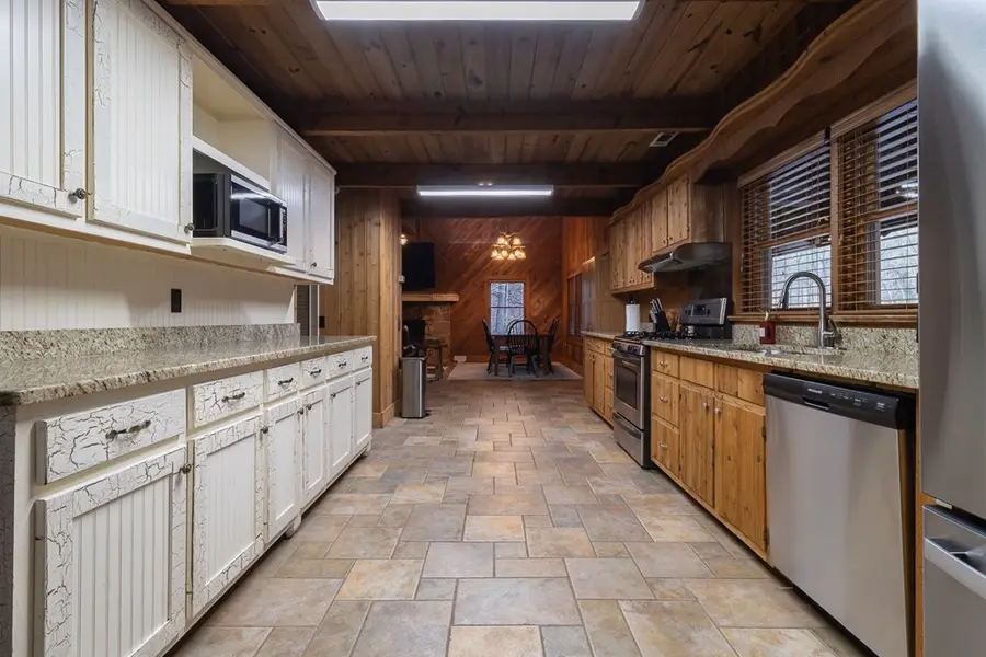 131 Ralph Hickey Rd, Chatsworth, GA 30705 - #2