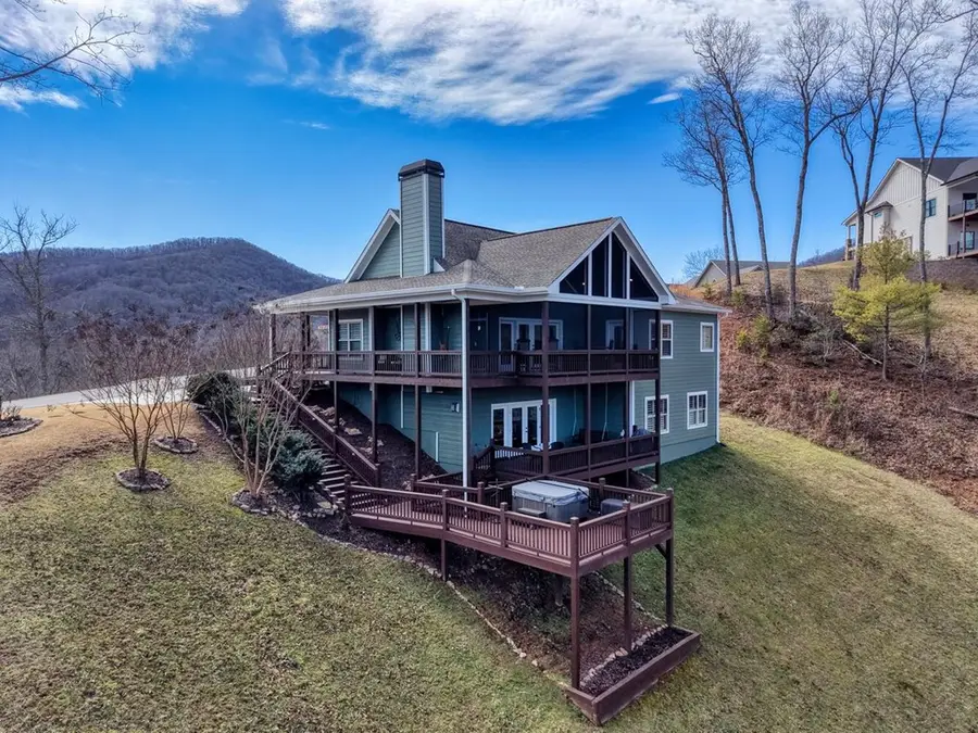 368 Ivy Log Heights Road, Young Harris, GA 30582 - #2