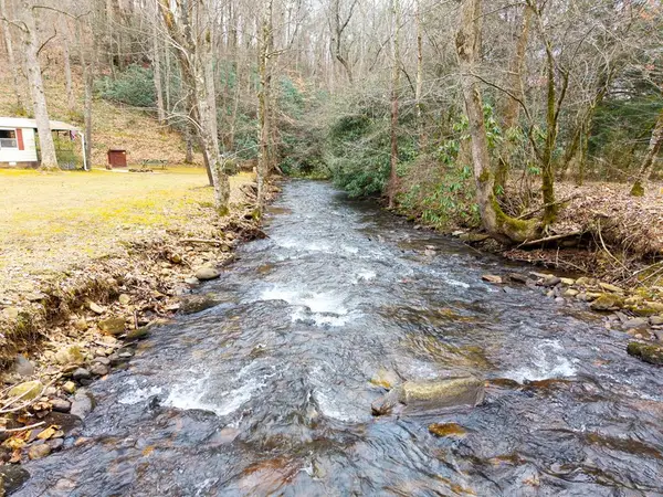 102 Hideaway Cove, Hayesville, NC 28904