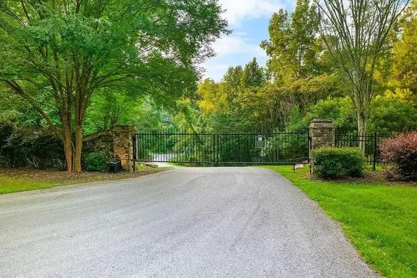 151 Rhondas Way, Ellijay, GA 30540