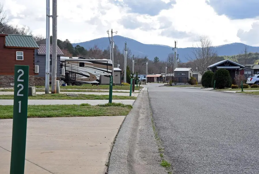 221 Golden Nugget, Blairsville, GA 30512 - #2