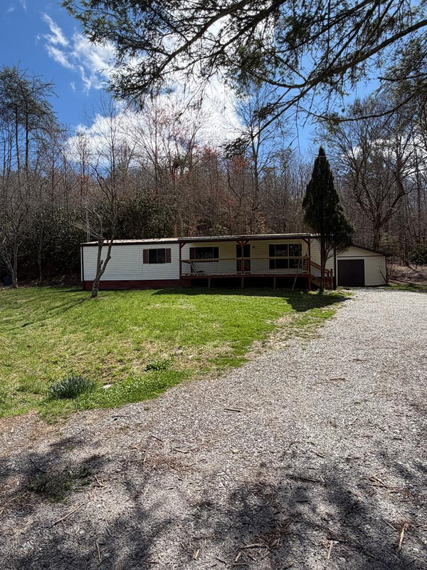 3086 E Old Hwy 64e, Hayesville, NC 28904