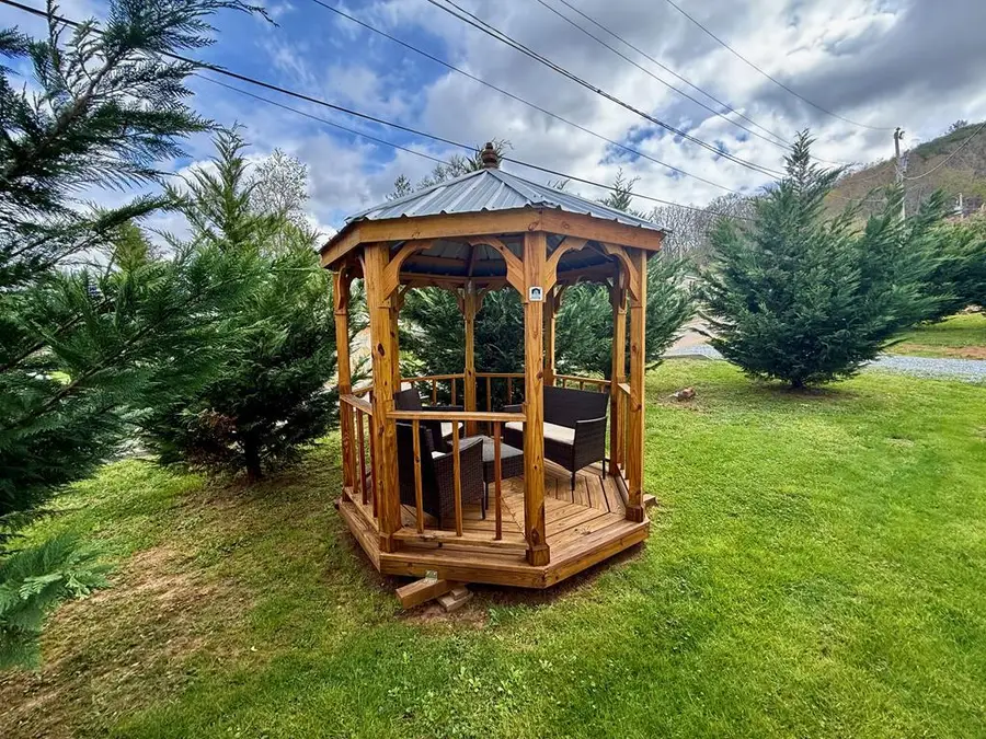 215 Bristol Avenue, Andrews, NC 28906 - #2