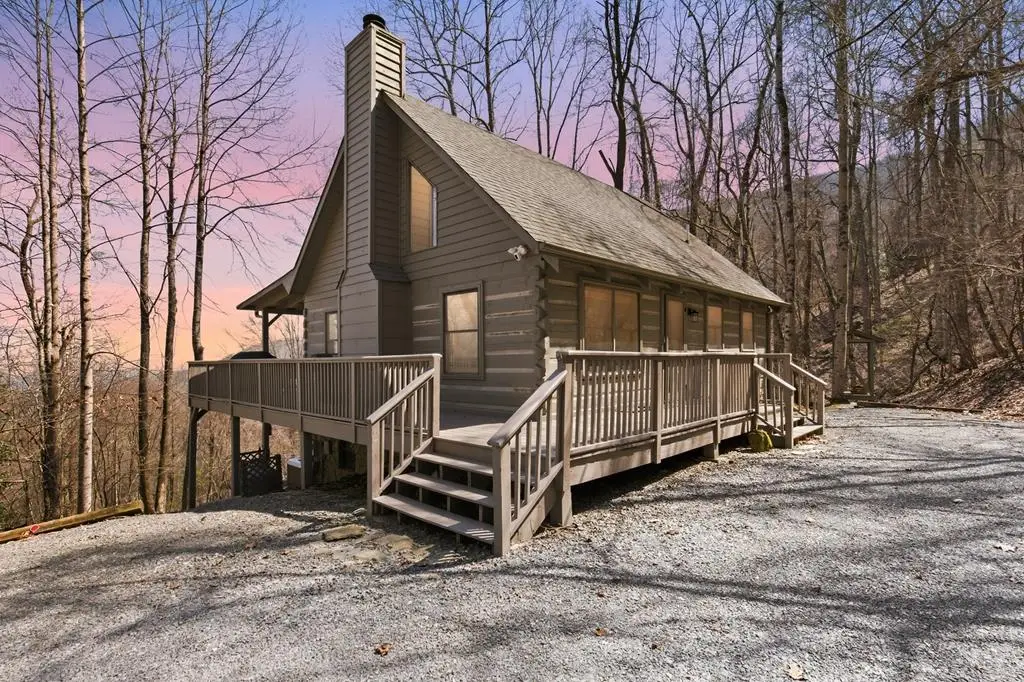 304 Ridge Circle, Blue Ridge, GA 30513 - #1